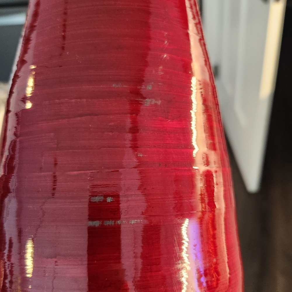 Red Vase - Picture 6 of 6